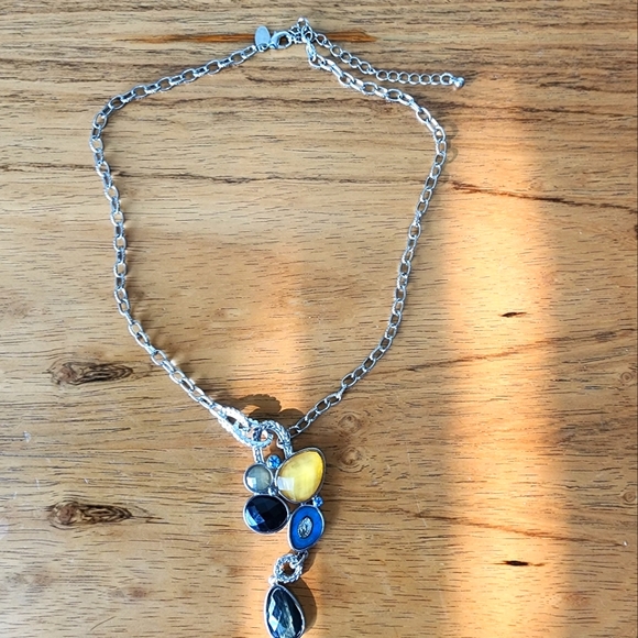 Lia Sophia Necklace - Picture 2 of 2